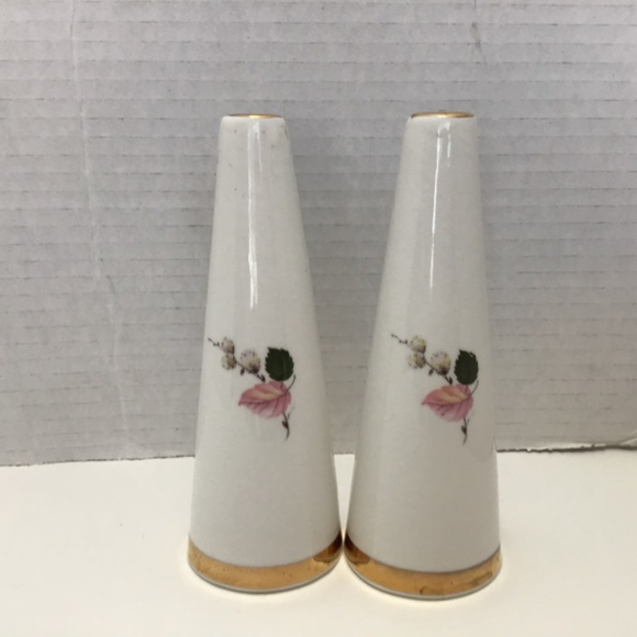 VINTAGE ROYAL STEWART BONE CHINA FLORAL SALT & PEPPER ENGLAND - Picture 3 of 7